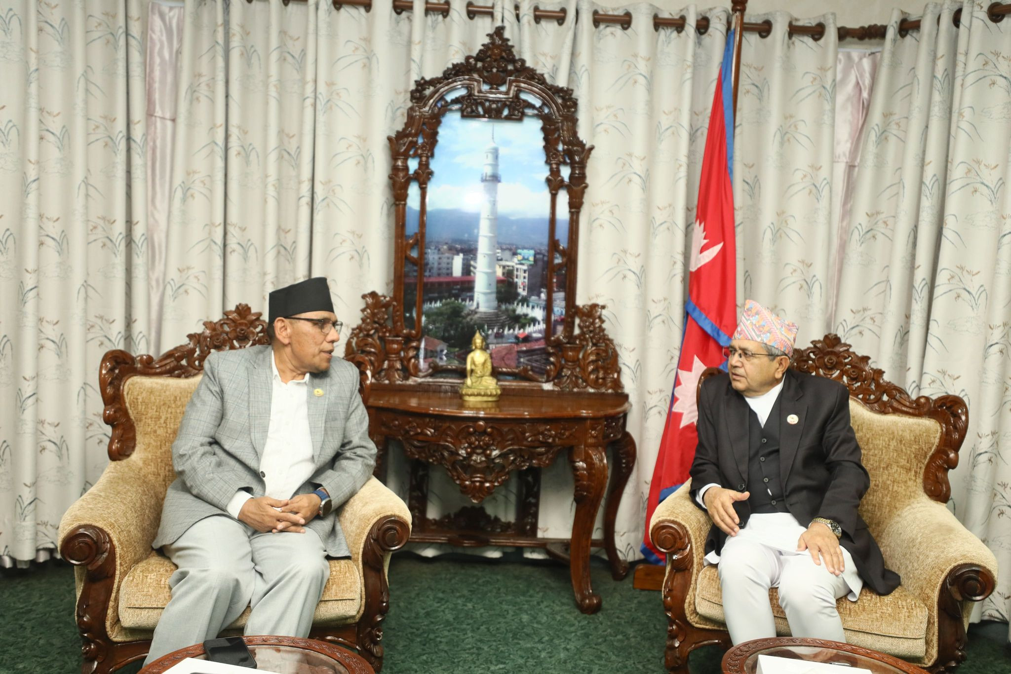 सभामुख घिमिरे र राष्ट्रियसभा अध्यक्ष दाहालबीच भेटवार्ता 